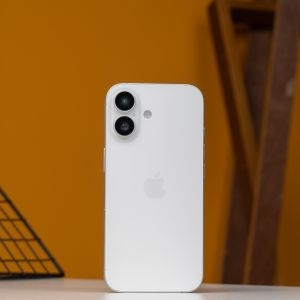 iPhone 17